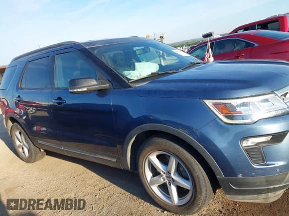 ✅ 2018 Ford Explorer XLT • VIN: 1FM5K7D83JGC25445 • Lot: 43302004. Wystawiony na IAAI z przebiegiem 94 127 mil. Bezpłatny archiwum sprzedaży aukcyjnych z USA i szczegółowy raport historii pojazdu na DreamBid. Zdjęcie 13.