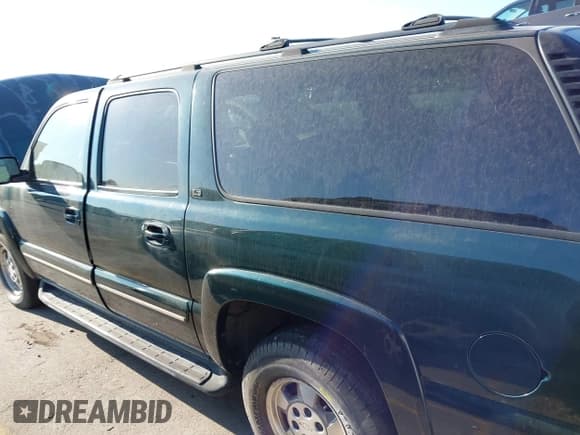 ✅ 2002 Chevrolet Suburban LT • VIN: 1GNFK16Z82J307761 • Lot: 42779355. Listed on IAAI with 150,021 mi. Free auction sales archive from the USA and detailed vehicle history report at DreamBid. Image 6.