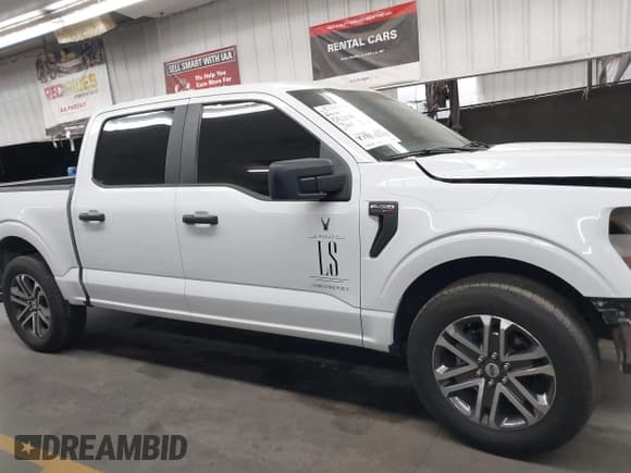 ✅ 2021 Ford F-150 XL • VIN: 1FTEW1CPXMFB87446 • Lot: 43389359. Wystawiony na IAAI z przebiegiem 97 307 mil. Bezpłatny archiwum sprzedaży aukcyjnych z USA i szczegółowy raport historii pojazdu na DreamBid. Zdjęcie 14.