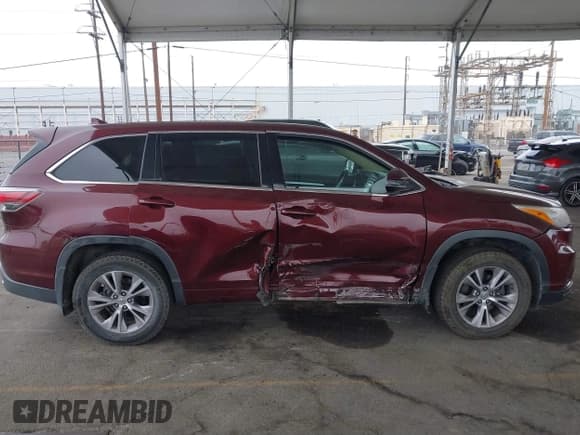 ✅ 2015 Toyota Highlander LE • VIN: 5TDBKRFH9FS119529 • Лот: 40624625. Опубликован ранее на IAAI с пробегом 223 394 миль. Бесплатный доступ к архиву аукционных продаж из США и подробный отчёт об истории автомобиля на DreamBid. Изображение 13.
