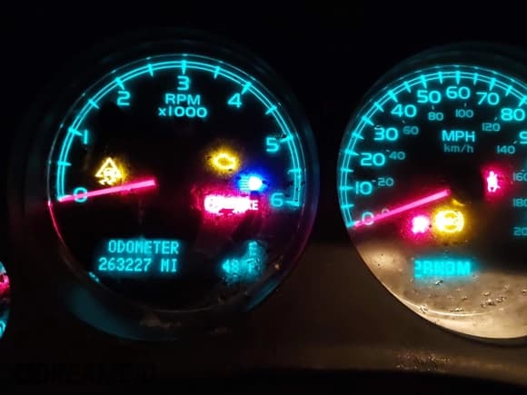 ✅ 2010 Chevrolet Suburban LS • VIN: 1GNUCHE01AR158111 • Lot: 41602157. Listed on IAAI with 263,227 mi. Free auction sales archive from the USA and detailed vehicle history report at DreamBid. Image 7.