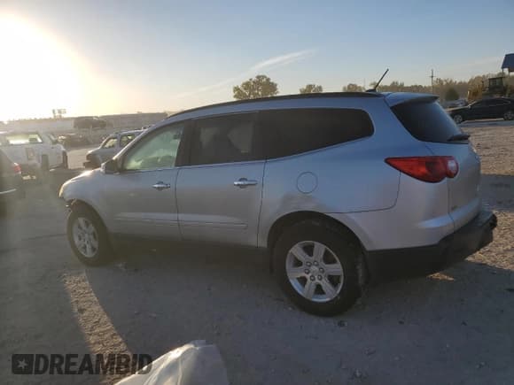 ✅ 2010 Chevrolet Traverse 1LT • VIN: 1GNLVFED6AJ260838 • Lot: 82707495. Wystawiony na Copart z przebiegiem 182 761 mil. Bezpłatny archiwum sprzedaży aukcyjnych z USA i szczegółowy raport historii pojazdu na DreamBid. Zdjęcie 2.