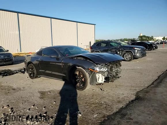 ✅ 2020 Ford Mustang GT • VIN: 1FA6P8CF4L5182044 • Lot: 91307375. Wystawiony na Copart z przebiegiem 84 952 mil. Bezpłatny archiwum sprzedaży aukcyjnych z USA i szczegółowy raport historii pojazdu na DreamBid. Zdjęcie 14.