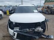 ✅ 2024 Kia EV9 GT-Line • VIN: KNDAEFS57R6038403 • Lot: 41987983. Wystawiony na IAAI z przebiegiem 19 449 mil. Bezpłatny archiwum sprzedaży aukcyjnych z USA i szczegółowy raport historii pojazdu na DreamBid. Zdjęcie 13.