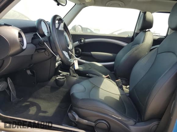 ✅ 2010 MINI Clubman S • VIN: WMWMM3C54ATZ33055 • Lot: 65428775. Listed on Copart with 111,294 mi. Free auction sales archive from the USA and detailed vehicle history report at DreamBid. Image 7.