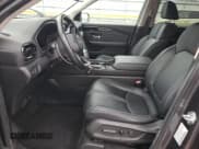 ✅ 2025 Honda Pilot EX-L • VIN: 5FNYG1H41SB019897 • Lot: 84043995. Listed on Copart with 14,330 mi. Free auction sales archive from the USA and detailed vehicle history report at DreamBid. Image 7.