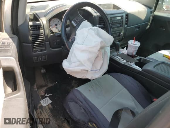 ✅ 2012 Nissan Titan SV • VIN: 1N6BA0EJ9CN309915 • Lot: 64922525. Wystawiony na Copart z przebiegiem Nie podano. Bezpłatny archiwum sprzedaży aukcyjnych z USA i szczegółowy raport historii pojazdu na DreamBid. Zdjęcie 8.