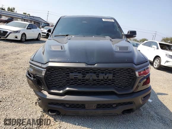 2025 Ram 1500 Rebel z VIN 1C6SRFLP8SN633854, wystawiony jako Copart lot #64609455 z przebiegiem 13 749 mil mil oraz Szkoda całkowita • Salvage title. Historia ofert i sprzedaży dostępna na DreamBid. Obrazek 5.