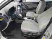 2010 Hyundai Elantra GLS z VIN KMHDU4ADXAU994757, wystawiony jako Copart lot #60771904 z przebiegiem 81 269 mil mil oraz Szkoda całkowita • Salvage title. Historia ofert i sprzedaży dostępna na DreamBid. Obrazek 7.