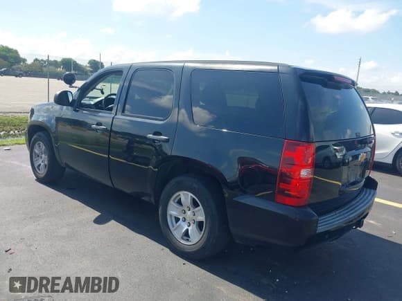 ✅ 2014 Chevrolet Tahoe Commercial • VIN: 1GNLC2E07ER207696 • Lot: 42683132. Wystawiony na IAAI z przebiegiem 116 397 mil. Bezpłatny archiwum sprzedaży aukcyjnych z USA i szczegółowy raport historii pojazdu na DreamBid. Zdjęcie 3.