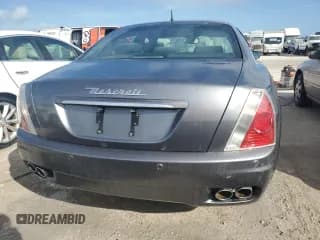 ✅ 2005 Maserati Quattroporte • VIN: ZAMCE39A750019627 • Lot: 76547324. Wystawiony na Copart z przebiegiem 25 505 mil. Bezpłatny archiwum sprzedaży aukcyjnych z USA i szczegółowy raport historii pojazdu na DreamBid. Zdjęcie 6.