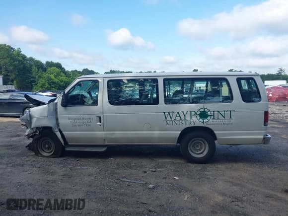 ✅ 2013 Ford Econoline Passenger XL • VIN: 1FBSS3BL8DDA27168 • Лот: 42547787. Опубликован ранее на IAAI с пробегом 212 493 миль. Бесплатный доступ к архиву аукционных продаж из США и подробный отчёт об истории автомобиля на DreamBid. Изображение 15.