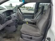 ✅ 2000 Dodge Caravan SE • VIN: 2B4GP44GXYR589372 • Лот: 82296735. Опубликован ранее на Copart с пробегом 276 759 миль. Бесплатный доступ к архиву аукционных продаж из США и подробный отчёт об истории автомобиля на DreamBid. Изображение 7.