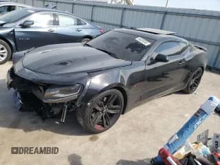 ✅ 2018 Chevrolet Camaro 1SS • VIN: 1G1FF1R78J0135848 • Лот: 84626555. Опубликован ранее на Copart с пробегом Не указан. Бесплатный доступ к архиву аукционных продаж из США и подробный отчёт об истории автомобиля на DreamBid. Изображение 1.