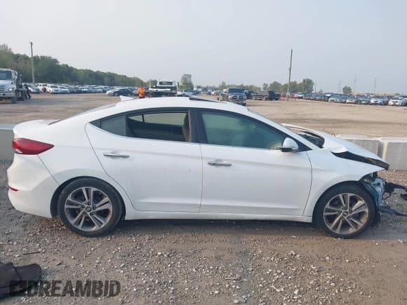 ✅ 2017 Hyundai Elantra SE • VIN: 5NPD84LFXHH023754 • Lot: 43152131. Listed on IAAI with 116,580 mi. Free auction sales archive from the USA and detailed vehicle history report at DreamBid. Image 13.