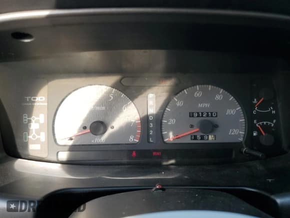 ✅ 1999 Isuzu VehiCROSS • VIN: JACCN57X2X7991409 • Lot: 80992795. Wystawiony na Copart z przebiegiem 191 210 mil. Bezpłatny archiwum sprzedaży aukcyjnych z USA i szczegółowy raport historii pojazdu na DreamBid. Zdjęcie 9.