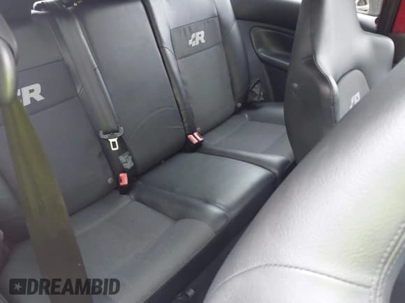 ✅ 2004 Volkswagen R32 • VIN: WVWKG61J74D099896 • Lot: 41478408. Wystawiony na IAAI z przebiegiem 114 282 mil. Bezpłatny archiwum sprzedaży aukcyjnych z USA i szczegółowy raport historii pojazdu na DreamBid. Zdjęcie 8.