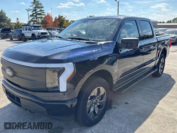 ✅ 2024 Ford F-150 Lightning XLT • VIN: 1FTVW3LK2RWG22967 • Lot: 87443725. Wystawiony na Copart z przebiegiem 95 mil. Bezpłatny archiwum sprzedaży aukcyjnych z USA i szczegółowy raport historii pojazdu na DreamBid. Zdjęcie 2.