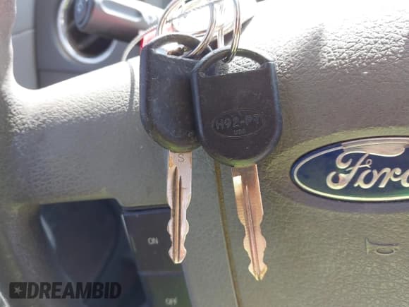 ✅ 2005 Ford F-150 XL • VIN: 1FTRF12515NA28484 • Лот: 41812816. Опубликован ранее на IAAI с пробегом 164 163 миль. Бесплатный доступ к архиву аукционных продаж из США и подробный отчёт об истории автомобиля на DreamBid. Изображение 11.