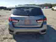 2024 Mitsubishi Outlander S z VIN JA4ARUAU5RU010395, wystawiony jako Copart lot #81866485 z przebiegiem 32 765 mil mil oraz Szkoda całkowita • Salvage title. Historia ofert i sprzedaży dostępna na DreamBid. Obrazek 6.