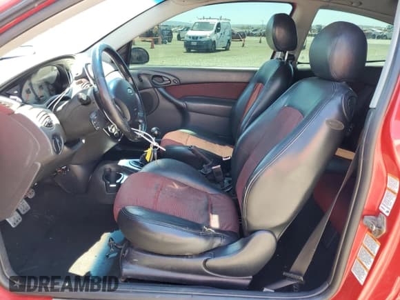 ✅ 2002 Ford Focus SVT • VIN: 3FAHP39532R237704 • Lot: 68014614. Wystawiony na Copart z przebiegiem 209 004 mil. Bezpłatny archiwum sprzedaży aukcyjnych z USA i szczegółowy raport historii pojazdu na DreamBid. Zdjęcie 7.