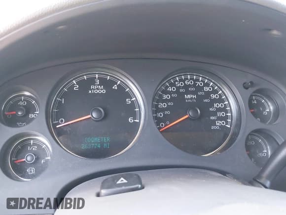 ✅ 2008 Chevrolet Suburban 3LT • VIN: 3GNFC16JX8G264106 • Lot: 42946812. Listed on IAAI with 263,774 mi. Free auction sales archive from the USA and detailed vehicle history report at DreamBid. Image 7.