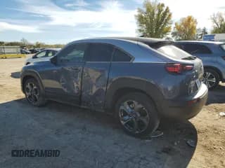 ✅ 2022 Mazda MX-30 Premium Plus • VIN: JM1DRADB9N0100579 • Lot: 80514834. Wystawiony na Copart z przebiegiem 13 277 mil. Bezpłatny archiwum sprzedaży aukcyjnych z USA i szczegółowy raport historii pojazdu na DreamBid. Zdjęcie 2.