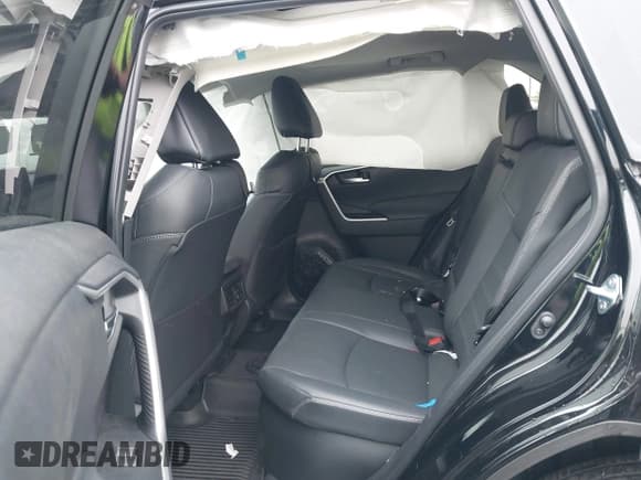 ✅ 2024 Toyota RAV4 Hybrid XLE Premium • VIN: 4T3B6RFV6RU159449 • Lot: 42180580. Wystawiony na IAAI z przebiegiem 17 930 mil. Bezpłatny archiwum sprzedaży aukcyjnych z USA i szczegółowy raport historii pojazdu na DreamBid. Zdjęcie 8.