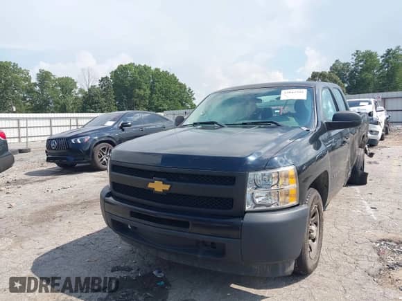 2012 Chevrolet Silverado 1500 Work Truck z VIN 1GCRCPEX1CZ286227, wystawiony jako IAAI lot #43042949 z przebiegiem 240 614 mil mil oraz . Historia ofert i sprzedaży dostępna na DreamBid. Obrazek 17.