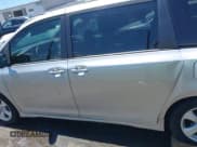 ✅ 2020 Toyota Sienna LE Auto Access Seat • VIN: 5TDKZ3DC3LS053328 • Lot: 42184135. Listed on IAAI with 65,300 mi. Free auction sales archive from the USA and detailed vehicle history report at DreamBid. Image 14.