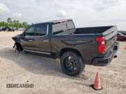 ✅ 2023 Chevrolet Silverado 1500 High Country • VIN: 2GCUDJED1P1137390 • Lot: 63263275. Wystawiony na Copart z przebiegiem 42 027 mil. Bezpłatny archiwum sprzedaży aukcyjnych z USA i szczegółowy raport historii pojazdu na DreamBid. Zdjęcie 2.
