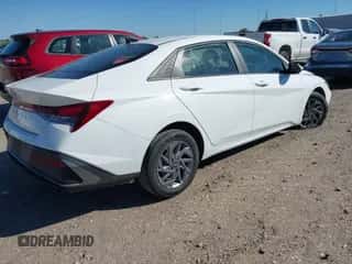 2024 Hyundai Elantra SEL с VIN KMHLM4DG6RU722316, выставлен на аукционе IAAI как лот 43581060 с пробегом 29 298 миль миль и . История ставок и продаж доступна на DreamBid. Изображение 4.