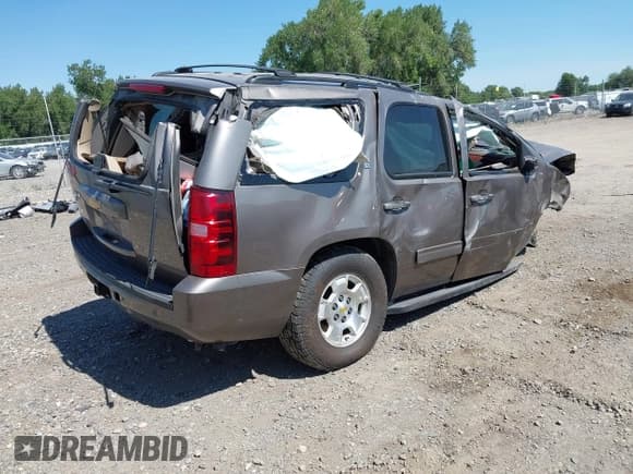 ✅ 2013 Chevrolet Tahoe LT • VIN: 1GNSKBE04DR333995 • Лот: 42688248. Опубликован ранее на IAAI с пробегом 202 577 миль. Бесплатный доступ к архиву аукционных продаж из США и подробный отчёт об истории автомобиля на DreamBid. Изображение 4.