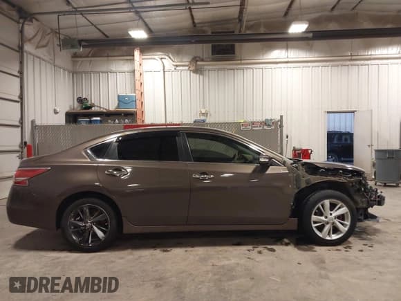 ✅ 2014 Nissan Altima S • VIN: 1N4AL3AP9EC153920 • Lot: 43699224. Wystawiony na IAAI z przebiegiem 105 987 mil. Bezpłatny archiwum sprzedaży aukcyjnych z USA i szczegółowy raport historii pojazdu na DreamBid. Zdjęcie 14.