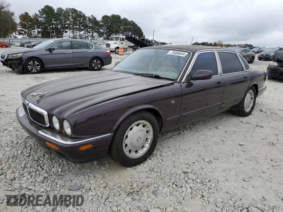 ✅ 1998 Jaguar XJ • VIN: SAJHX1240WC822861 • Lot: 79388654. Wystawiony na Copart z przebiegiem 120 568 mil. Bezpłatny archiwum sprzedaży aukcyjnych z USA i szczegółowy raport historii pojazdu na DreamBid. Zdjęcie 1.