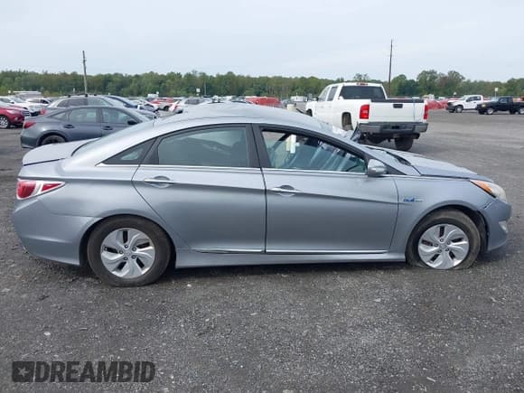 ✅ 2014 Hyundai Sonata Limited • VIN: KMHEC4A45EA117978 • Lot: 43319617. Wystawiony na IAAI z przebiegiem Nie podano. Bezpłatny archiwum sprzedaży aukcyjnych z USA i szczegółowy raport historii pojazdu na DreamBid. Zdjęcie 13.