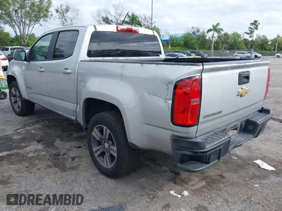 ✅ 2018 Chevrolet Colorado 2WD Work Truck • VIN: 1GCGSBEA2J1206258 • Lot: 43564281. Wystawiony na IAAI z przebiegiem 127 524 mil. Bezpłatny archiwum sprzedaży aukcyjnych z USA i szczegółowy raport historii pojazdu na DreamBid. Zdjęcie 3.