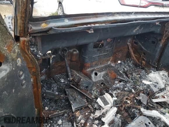 ✅ 2008 Jeep Wrangler Unlimited Sahara • VIN: 1J4GA59178L544357 • Lot: 54785005. Wystawiony na Copart z przebiegiem Nie podano. Bezpłatny archiwum sprzedaży aukcyjnych z USA i szczegółowy raport historii pojazdu na DreamBid. Zdjęcie 9.