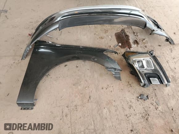 ✅ 2018 Ford Expedition XLT • VIN: 1FMJU1HT8JEA13947 • Lot: 58583495. Wystawiony na Copart z przebiegiem 98 706 mil. Bezpłatny archiwum sprzedaży aukcyjnych z USA i szczegółowy raport historii pojazdu na DreamBid. Zdjęcie 12.