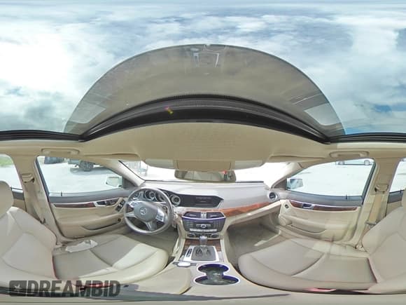 ✅ 2013 Mercedes-Benz C 250 Sport • VIN: WDDGF4HB7DA860283 • Лот: 82399705. Опубликован ранее на Copart с пробегом 90 356 миль. Бесплатный доступ к архиву аукционных продаж из США и подробный отчёт об истории автомобиля на DreamBid. Изображение 14.