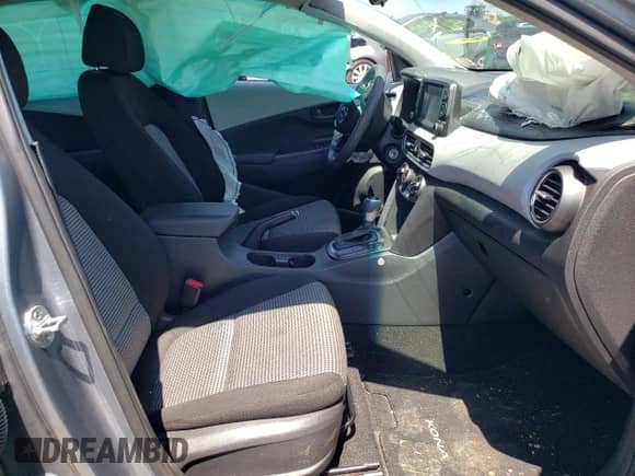 2020 Hyundai Kona SE с VIN KM8K1CAA2LU570637, выставлен на аукционе Copart как лот 50371372 с пробегом Не указан миль и . История ставок и продаж доступна на DreamBid. Изображение 5.