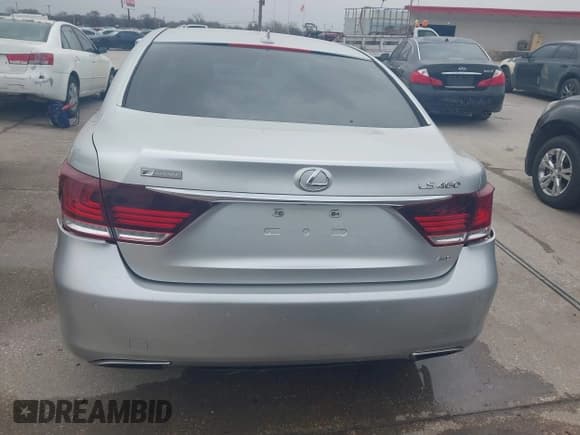✅ 2013 Lexus LS 460 • VIN: JTHCL5EF7D5017562 • Лот: 41740892. Опубликован ранее на IAAI с пробегом 165 561 миль. Бесплатный доступ к архиву аукционных продаж из США и подробный отчёт об истории автомобиля на DreamBid. Изображение 16.