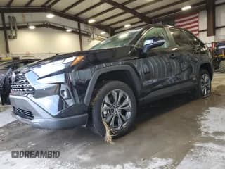 ✅ 2025 Toyota RAV4 Hybrid XLE Premium • VIN: 4T3B6RFV4SU183545 • Лот: 81575795. Опубликован ранее на Copart с пробегом 12 397 миль. Бесплатный доступ к архиву аукционных продаж из США и подробный отчёт об истории автомобиля на DreamBid. Изображение 1.