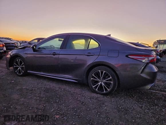 ✅ 2019 Toyota Camry SE • VIN: 4T1B11HK4KU197568 • Лот: 95949875. Опубликован ранее на Copart с пробегом 72 711 миль. Бесплатный доступ к архиву аукционных продаж из США и подробный отчёт об истории автомобиля на DreamBid. Изображение 2.