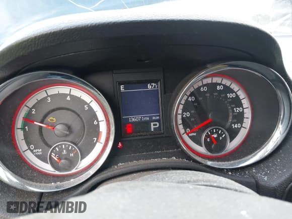 ✅ 2011 Dodge Durango Express • VIN: 1D4RD2GG3BC632618 • Lot: 43041287. Wystawiony na IAAI z przebiegiem 136 071 mil. Bezpłatny archiwum sprzedaży aukcyjnych z USA i szczegółowy raport historii pojazdu na DreamBid. Zdjęcie 7.