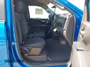 ✅ 2023 Chevrolet Silverado 1500 Custom • VIN: 3GCPABEK9PG164001 • Lot: 42830003. Wystawiony na IAAI z przebiegiem 13 082 mil. Bezpłatny archiwum sprzedaży aukcyjnych z USA i szczegółowy raport historii pojazdu na DreamBid. Zdjęcie 5.