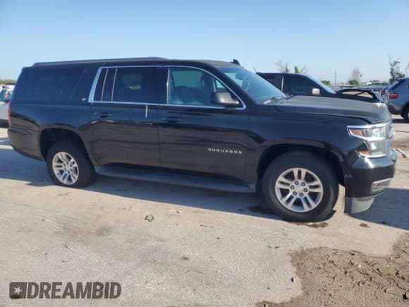 ✅ 2017 Chevrolet Suburban LT • VIN: 1GNSCHKC5HR116492 • Lot: 67053414. Wystawiony na Copart z przebiegiem 289 338 mil. Bezpłatny archiwum sprzedaży aukcyjnych z USA i szczegółowy raport historii pojazdu na DreamBid. Zdjęcie 4.