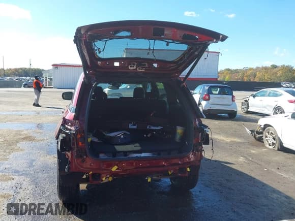 ✅ 2024 Jeep Grand Cherokee Altitude X • VIN: 1C4RJHAG8RC262147 • Lot: 43489160. Wystawiony na IAAI z przebiegiem 6 733 mil. Bezpłatny archiwum sprzedaży aukcyjnych z USA i szczegółowy raport historii pojazdu na DreamBid. Zdjęcie 17.