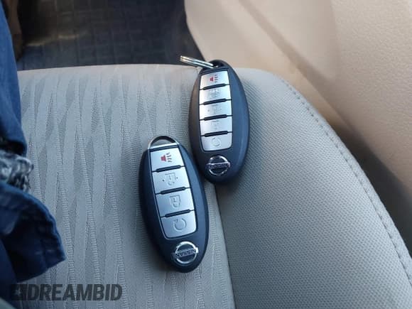 ✅ 2017 Nissan Rogue SV • VIN: 5N1AT2MV2HC735825 • Lot: 43795479. Listed on IAAI with 77,864 mi. Free auction sales archive from the USA and detailed vehicle history report at DreamBid. Image 11.