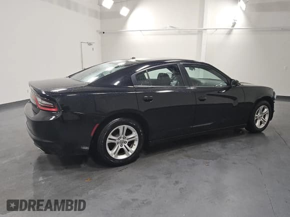 ✅ 2022 Dodge Charger SXT • VIN: 2C3CDXBG2NH239027 • Lot: 92066635. Wystawiony na Copart z przebiegiem 105 534 mil. Bezpłatny archiwum sprzedaży aukcyjnych z USA i szczegółowy raport historii pojazdu na DreamBid. Zdjęcie 3.